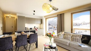 Living area - Apartment With Ski Access and Pool Views (Huez)
