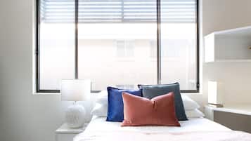 House | Iron/ironing board, bed sheets