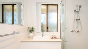 Apartment | Bathroom | Towels