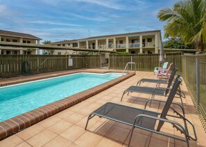 独立别墅 | 泳池 | 室外游泳池