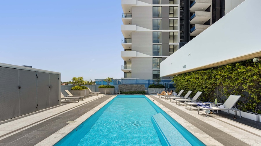 Executive 2-bed With Stadium View, Great Amenities