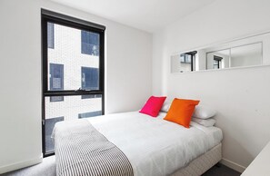 Apartment | 2 Schlafzimmer, laptopgeeigneter Arbeitsplatz, Bügeleisen/Bügelbrett