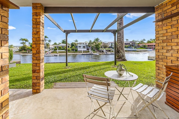 Apartment | Outdoor dining