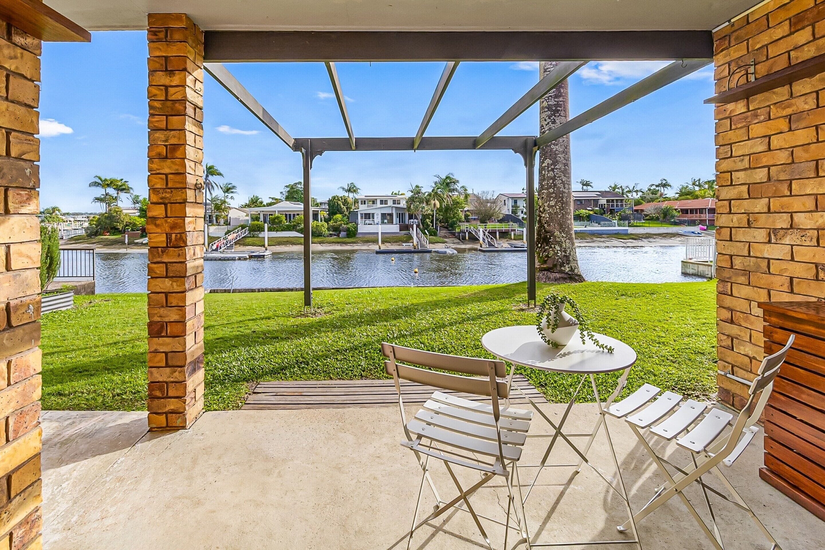 Apartment | Outdoor dining