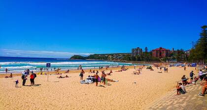 Beachfront Manly Apartment With Balcony & Parking
