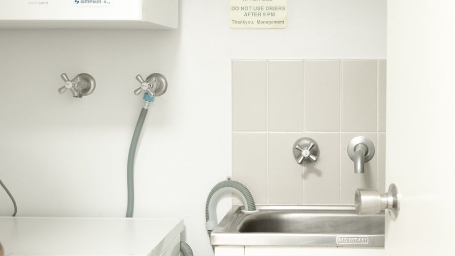 Beachfront Manly Apartment With Balcony & Parking