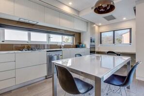 公寓 | 私人廚房 | 電冰箱、鍋具/餐盤/廚房用品