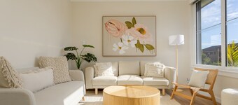 Idyllic 4-bed Home With Alfresco Area Near Beach