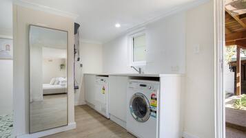 Apartment | Bathroom