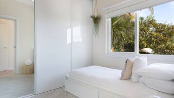 Apartment | 4 bedrooms, bed sheets