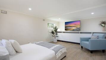 Apartment | 4 bedrooms, bed sheets