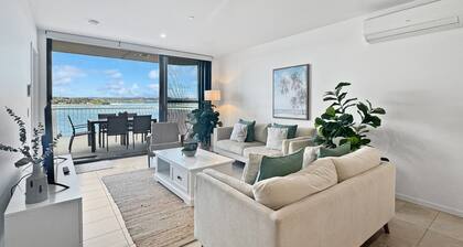 Deluxe 3-bed Unit With Views