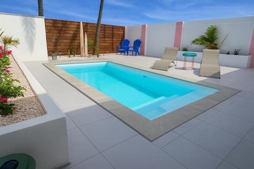 Exclusive Couples Escape – Private Pool, Tropical Patio & BBQ Bar