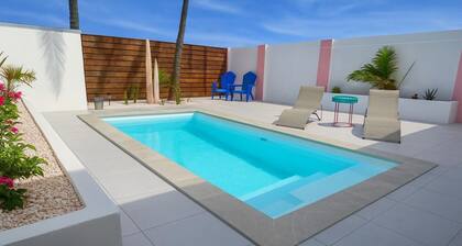 Exclusive Couples Escape – Private Pool, Tropical Patio & BBQ Bar