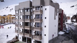 Exterior - Holiday Home in Val Thorens Ski-in/ski-out (Les Belleville)