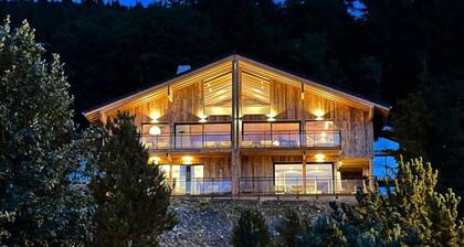 Sublime Chalet for 16 People With Sauna & Jacuzzi!