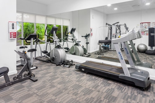 Beautiful Unit With Gym and Pool Near Museums