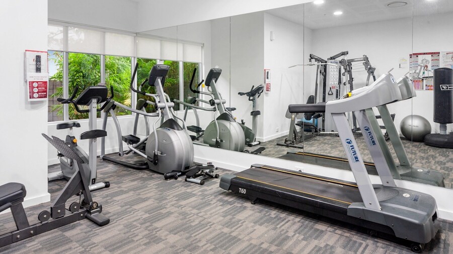 Beautiful Unit With Gym and Pool Near Museums