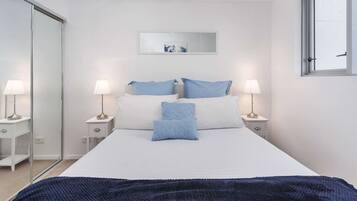 Departamento | 1 habitación, espacio para trabajar con laptop y ropa de cama