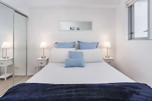 Apartment | 1 bedroom, laptop workspace, bed sheets