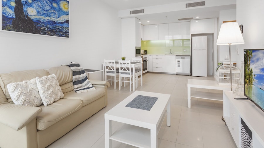 Beautiful Unit With Gym and Pool Near Museums