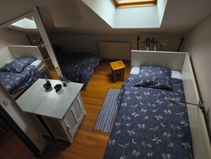 2 bedrooms, iron/ironing board, Internet, bed sheets