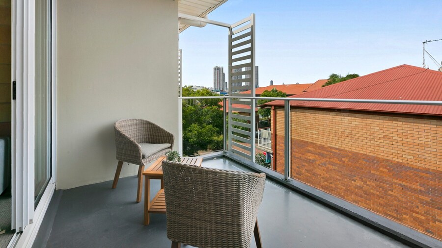 Sleek Apartment With Pool and Rooftop Terrace