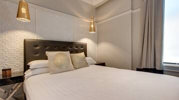 2 bedrooms, laptop workspace, iron/ironing board, bed sheets