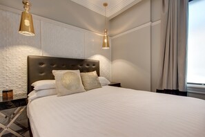 Căn hộ | 2 phòng ngủ, khu vực làm việc phù hợp cho laptop