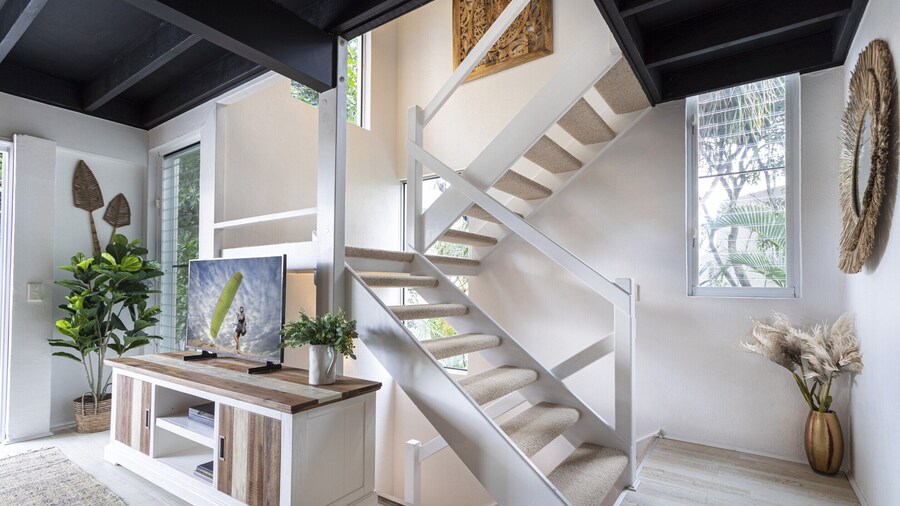 Beachside 2-bed House With Pool, Courtyard & BBQ