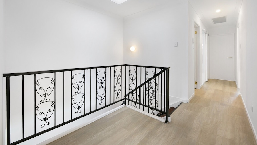 Spacious 4-bed Villa With Mediterranean Charm