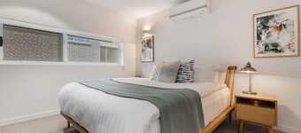 Luxury 5-floor Unit With Ocean Views Near Beach