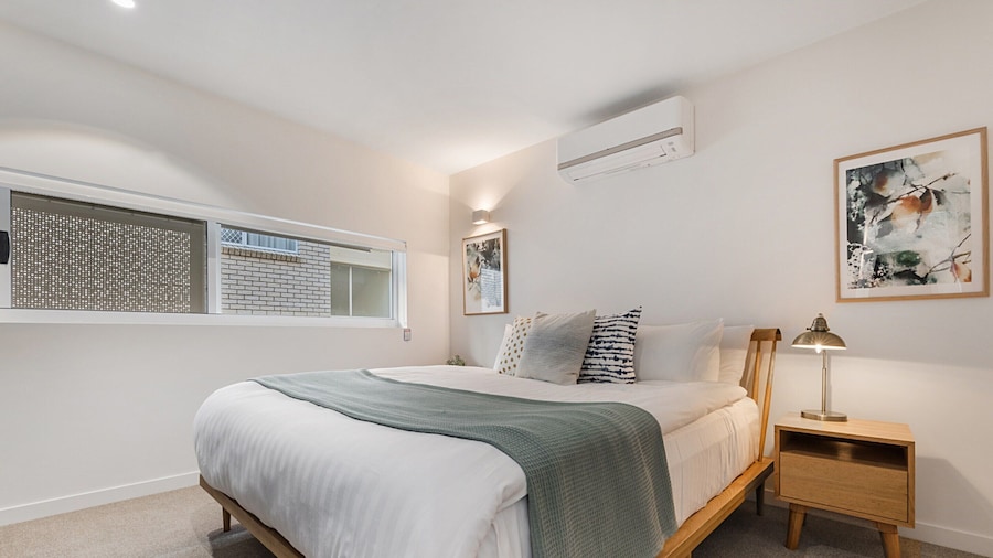 Luxury 5-floor Unit With Ocean Views Near Beach