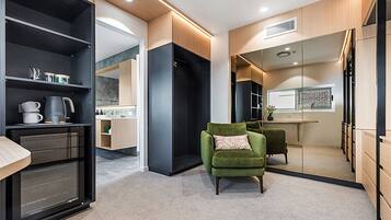 Apartment | 4 bedrooms, laptop workspace, iron/ironing board, bed sheets