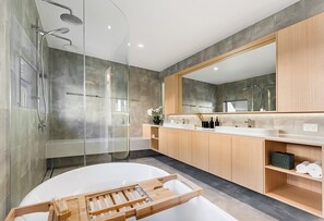 Apartment | Bathroom