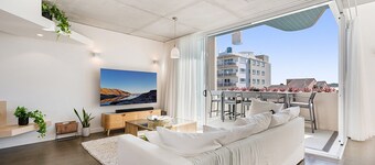 Luxury 5-floor Unit With Ocean Views Near Beach