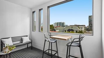 Apartment | Outdoor dining