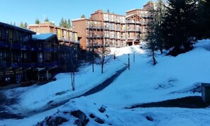 Exterior - 3-room Duplex Apartment for 6 People, Ski-in/ski-out, in the Village of Charmettoger in Arc 1800 (Bourg-Saint-Maurice)