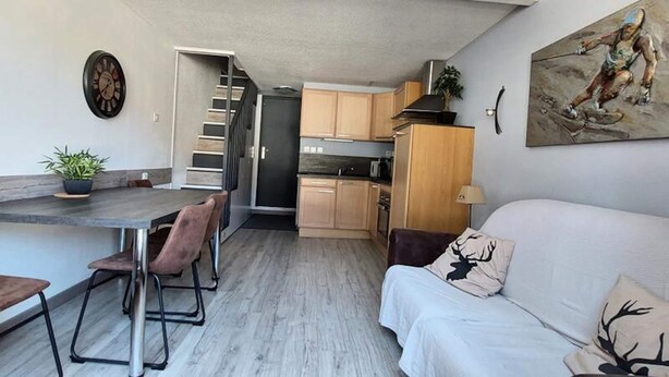 Living area - 3-room Duplex Apartment for 6 People, Ski-in/ski-out, in the Village of Charmettoger in Arc 1800 (Bourg-Saint-Maurice)