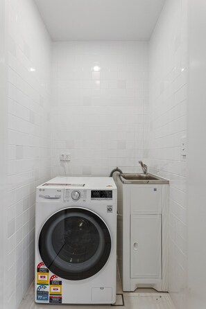 Apartment | Interior - Gorgeous 3-bed Apartment With City Views (Brisbane)