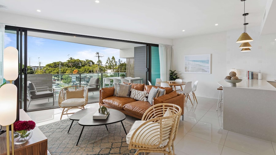 Gorgeous 3-bed Apartment With City Views