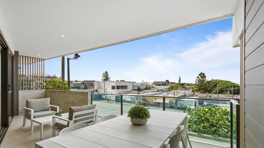 Gorgeous 3-bed Apartment With City Views