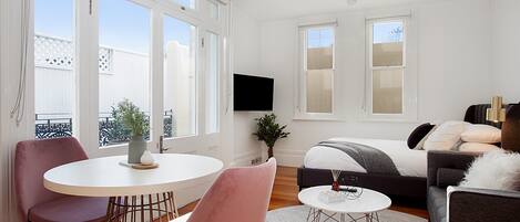 1 Schlafzimmer, Bügeleisen/Bügelbrett, Bettwäsche