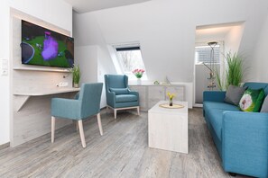 Apartment | Living room - Gemuetliche Ferienwohnung im Obergeschoss, Bensersiel (Esens)