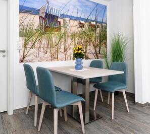 Apartment | Living room - Gemuetliche Ferienwohnung Obergeschoss, Bensersiel (Esens)