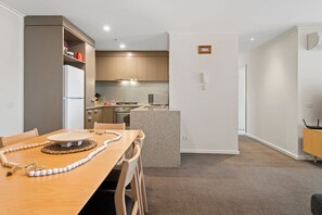 Apartment | Eigene Küche | Kochgeschirr/Geschirr/Besteck