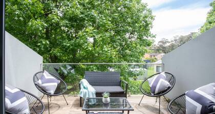 Generous 2-bed Townhouse With A Private Balcony