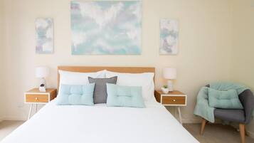 Apartment | 2 bedrooms, laptop workspace, iron/ironing board, bed sheets