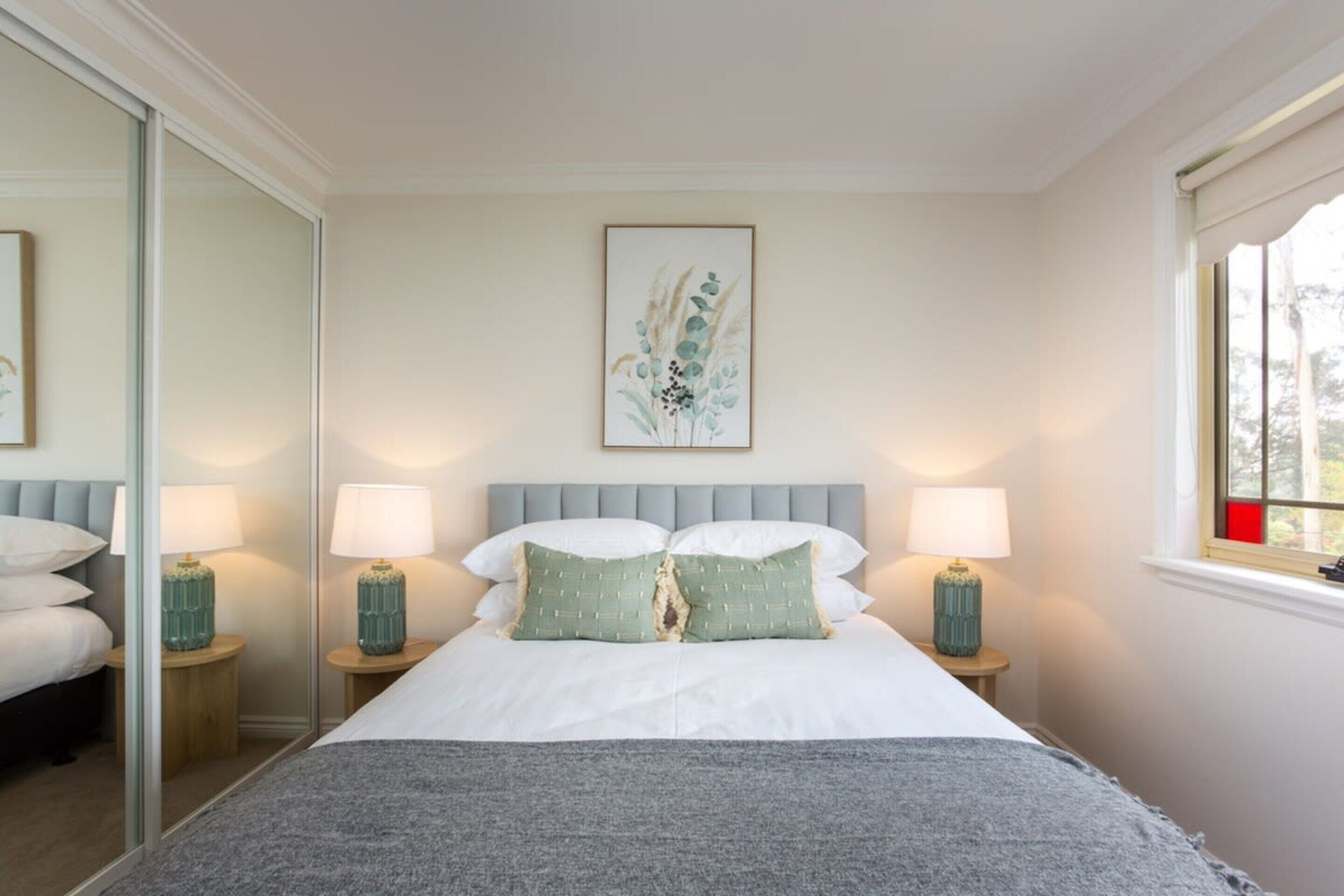 3 عدّة غرف نوم وملاءات أسرّة