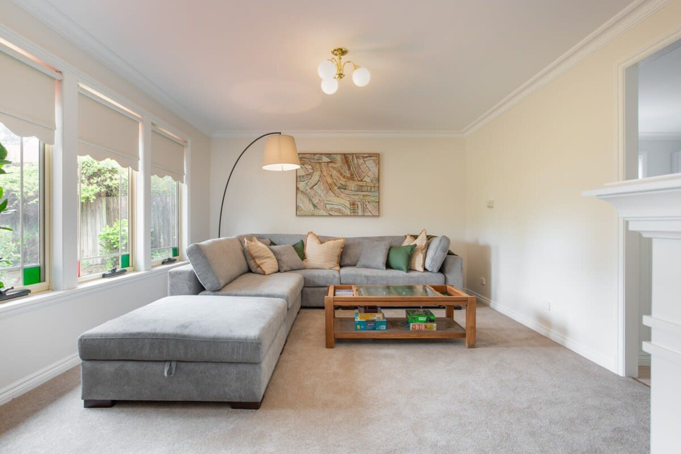 Apartment | Living room | Fireplace